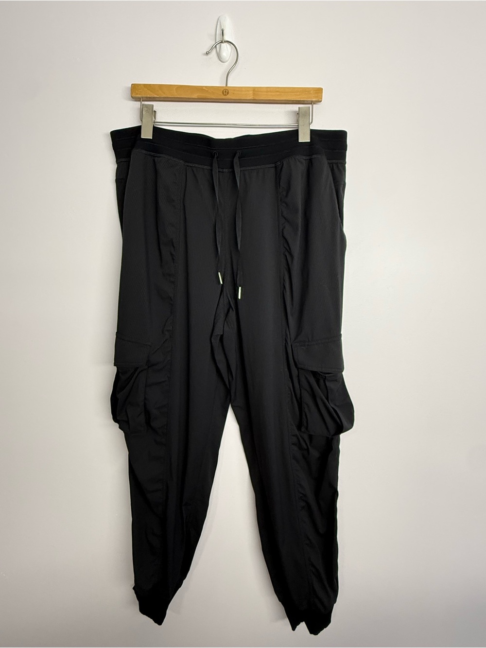 Lululemon Dance Studio Relaxed-Fit Mid-Rise Cargo Jogger Black Size XL 28”